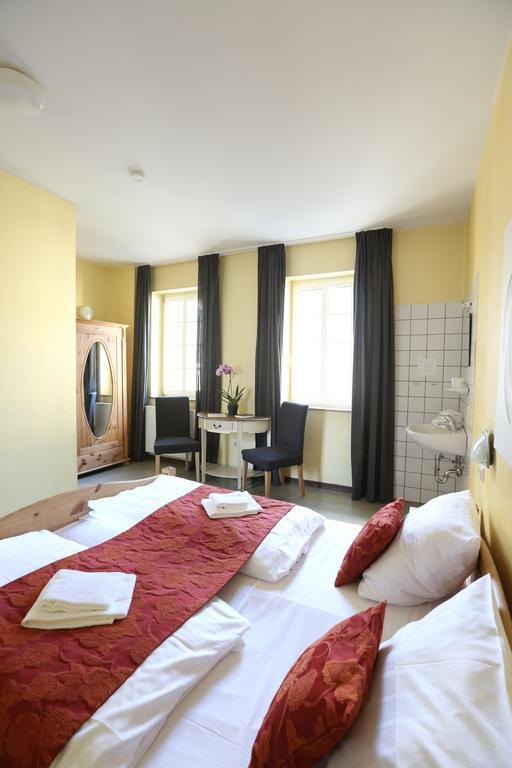 Kolping Hostel Trier Im Warsberger Hof Экстерьер фото